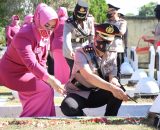 Polres Dumai Jajaran Polda Riau melaksanakan Upacara Ziarah dan Tabur Bunga di Taman Makam Pahlawan (TMP).