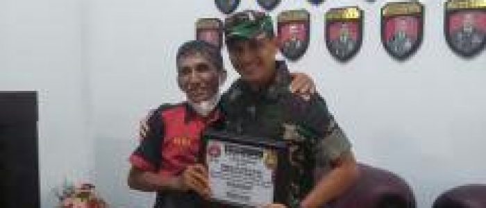 Berita Foto : Silaturahmi Bersama Danrem 031/WB Brigjen TNI M Syech Ismed,DPP AMI Serahkan Plakat Dan Piagam Penghargaan