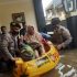 Permalink ke Wujud Negara Hadir, Personel TNI-Polri Dikerahkan Bantu Korban Banjir