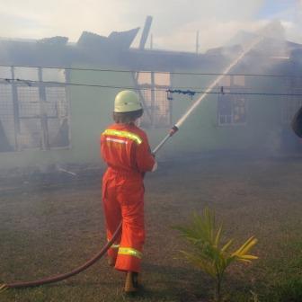Permalink ke Malang Nian Nasib Ibu di Pekanbaru ini, Rumahnya Dibakar Anak Sendiri