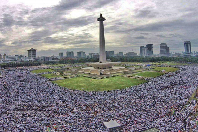 Permalink ke Lagu Indonesia Raya Bakar Semangat Massa Aksi Bela Islam III