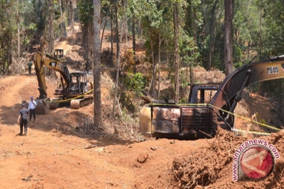 Permalink ke Jaksa Sita 560 Ha Kebun Sawit di TNTN Terkait Kasus  Alih Fungsi Hutan yang Jerat Eks Kepala BPN Kampar
