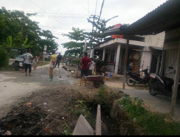 Permalink ke Jaga Kebersihan Lingkungan Warga RT 01 RW 05 Kelurahan Tuah Madani Laksanakan Bakti Sosial