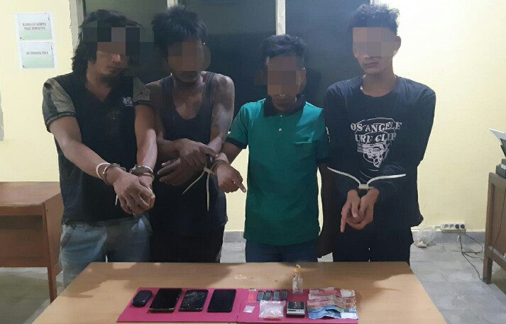 Permalink ke Polsek Kampar Kiri Kembali Tangkap 4 Pelaku Narkoba di Desa Kuntu Darussalam