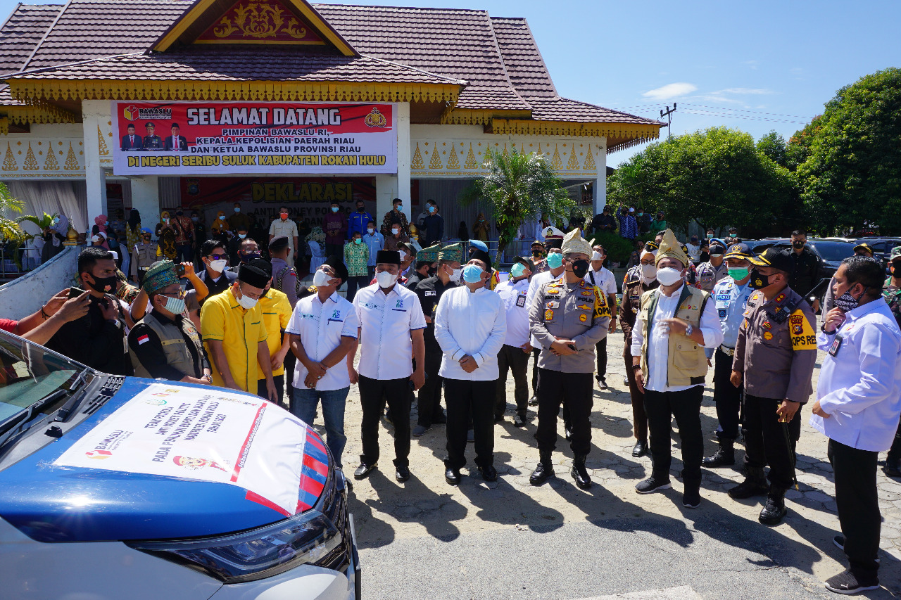 Permalink ke Anggota Bawaslu RI dan Kapolda Riau Lepas 50 Armada Tim Patroli Money Politic di Rokan Hulu