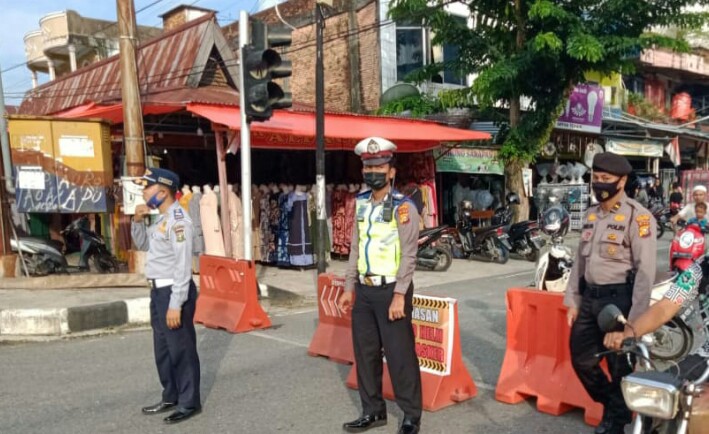 Permalink ke Selama Ramadhan Personel Polres Kampar Lakukan Pengamanan Pasar Tumpah Jelang Buka Puasa