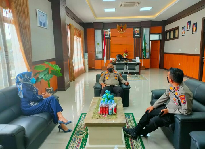 Permalink ke Kapolres Kampar Silaturahmi dengan Kajari Kampar dan Ketua Pengadilan Negeri Bangkinang