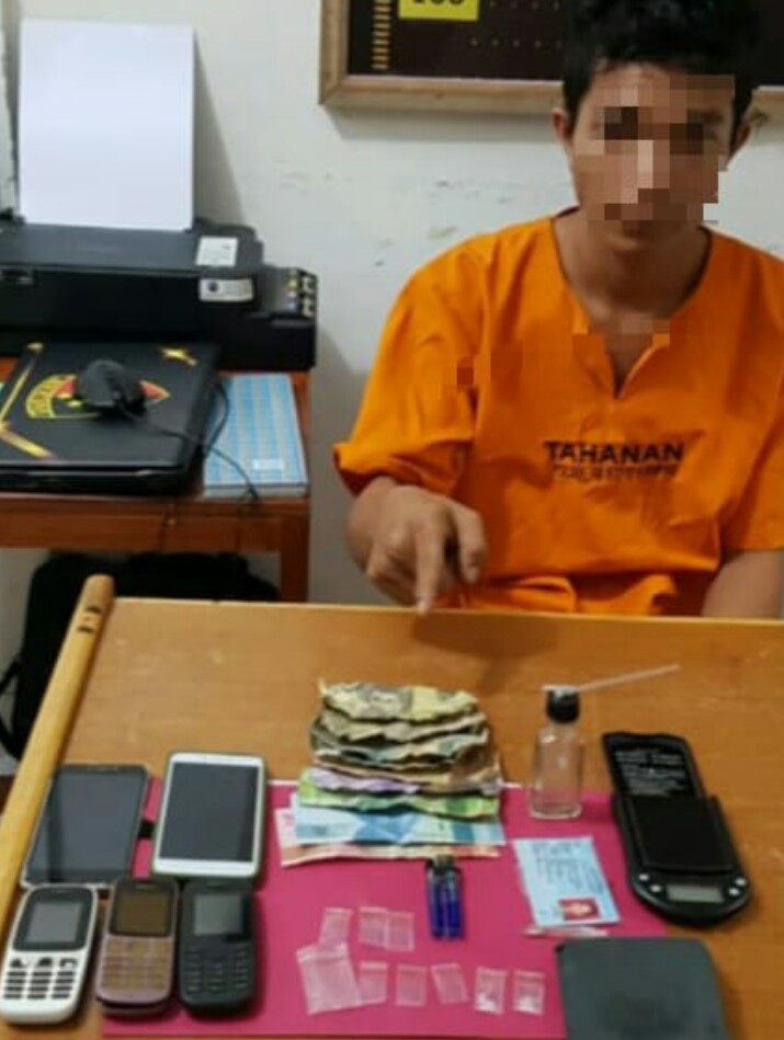 Permalink ke Kedapatan Kantongi Narkotika Jenis Shabu, Pria ini Ditangkap Polsek XIII Koto Kampar