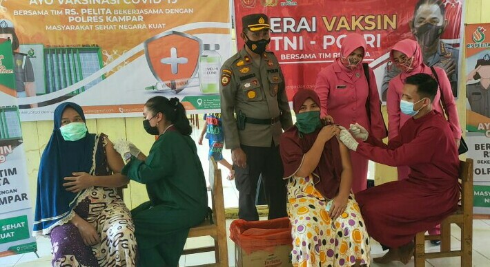 Permalink ke Polres Kampar Kerjasama Dengan RS Pelita Gelar Vaksinasi di Daerah Terpencil Desa Batu Sanggan