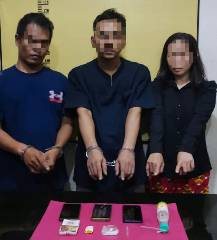 Permalink ke Resnarkoba Polres Kampar Sergap 3 Pelaku Narkoba di Jalan Lintas Pekanbaru – Bangkinang