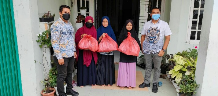 Permalink ke Jumat Barokah Ditreskrimum Polda Riau, Berbagi Nasi Bungkus Dengan Warga Masyarakat