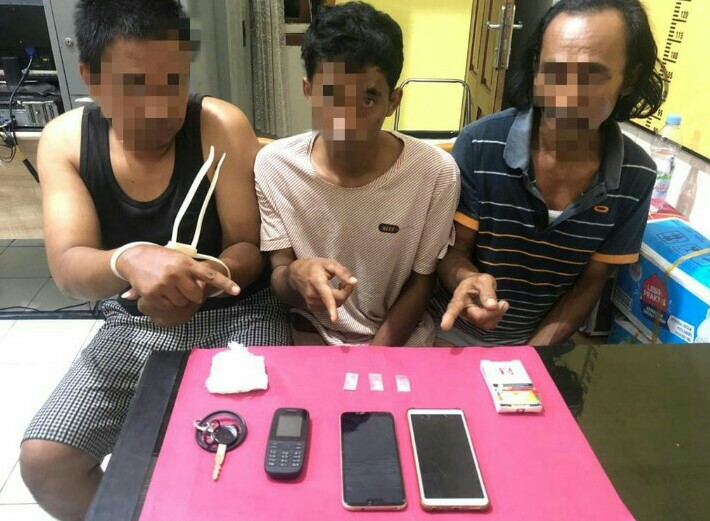 Permalink ke 3 Orang Komplotan Pengedar Shabu Ditangkap Resnarkoba Polres Kampar Ditempat Terpisah