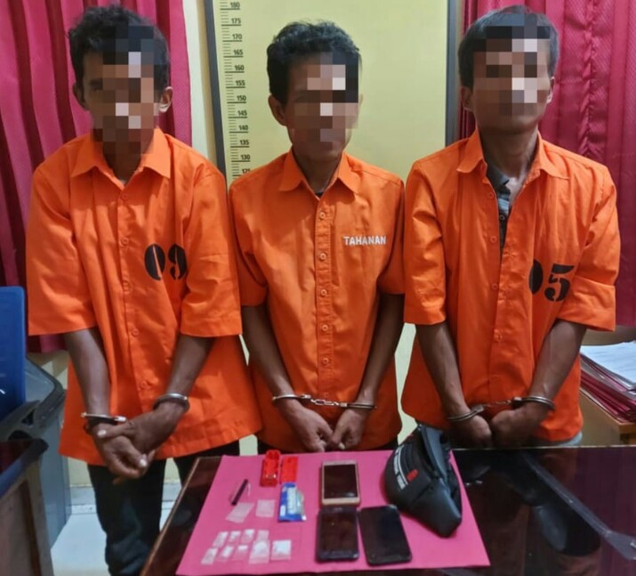 Permalink ke Unit Reskrim Polsek Tapung Hulu Tangkap 3 Pelaku Narkoba Di Desa Talang Danto