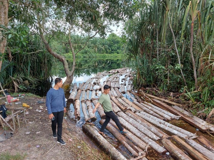Permalink ke Tim Ditkrimsus Polda Riau Amankan Ratusan Tual Kayu Illegal Logging di Siak Kecil Bengkalis