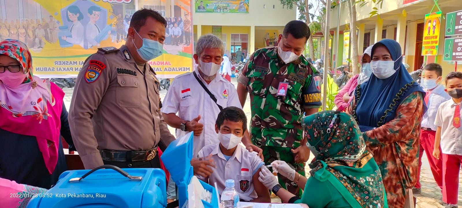 Permalink ke Polsek Bukit Raya Kawal Percepatan Vaksinasi Anak Usia 6-11 Tahun di SDN 180 Pekanbaru.