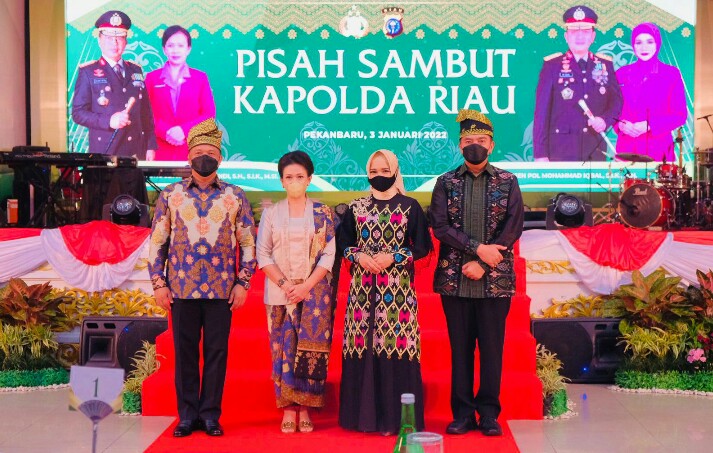 Permalink ke Malam Pisah Sambut Kapolda Riau, Irjen Mohammad Iqbal Berterimakasih Keteladanan Dan Cinta Yang Diberikan Irjen Agung Untuk Riau.