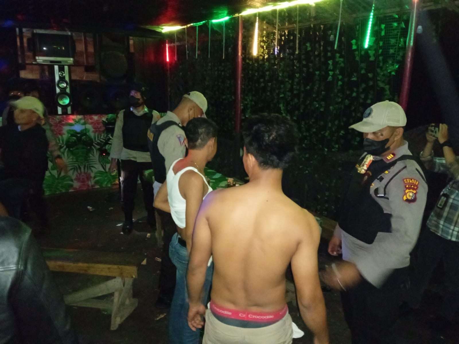 Permalink ke Tim Tembak Polres Kampar Merejeng Cafe remang remang di wilayah Desa Sukamulya