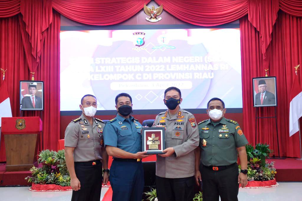 Permalink ke Studi Strategi Dalam Negeri (SSDN) PPRA Lemhanas RI Angkatan LXIII Tahun 2022 di Polda Riau, Akui Keberhasilan Kepemimpinan Irjen Muh Iqbal