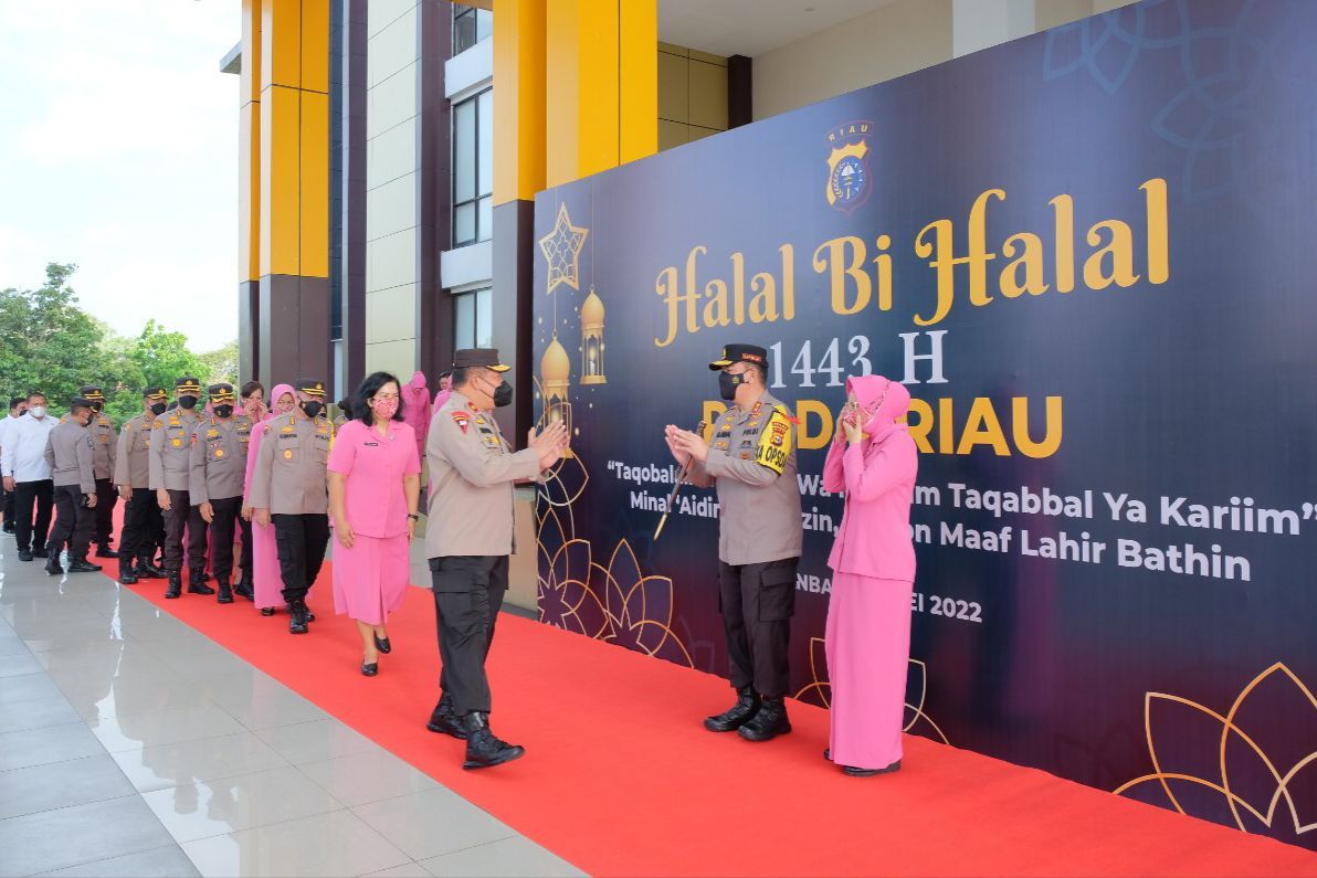 Permalink ke Pimpin Apel Perdana Dan Gelar Halal Bihalal, Kapolda Riau Irjen Moh Iqbal Kembali Gelorakan Semangat “Together We Are Strong”