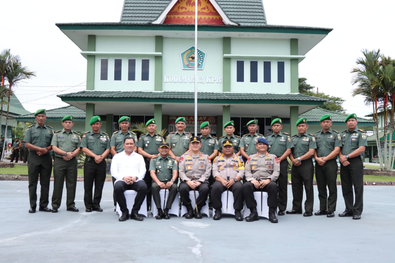 Permalink ke Sinergitas TNI-Polri, Kapolda Riau Kunjungi Kodim 0313/KPR dan Yonif 132/BS