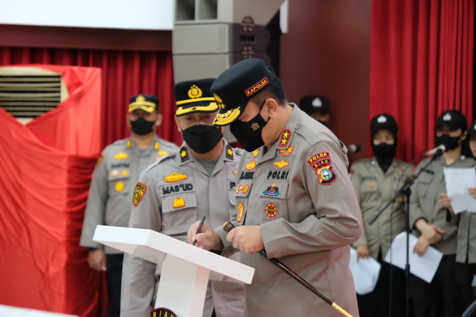 Permalink ke Pimpin Serah Terima Jabatan, Kapolda Riau Irjen Moh Iqbal Tekankan Jaga Marwah Kepolisian