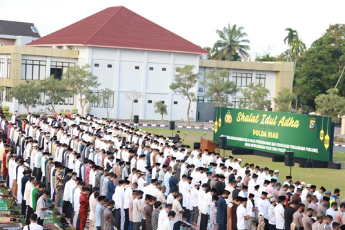 Permalink ke Gandeng PHBI, Polda Riau Gelar Sholat Idul Adha 1443 Hijriah Bersama Masyarakat, 207 Hewan Qurban Didistribusikan.