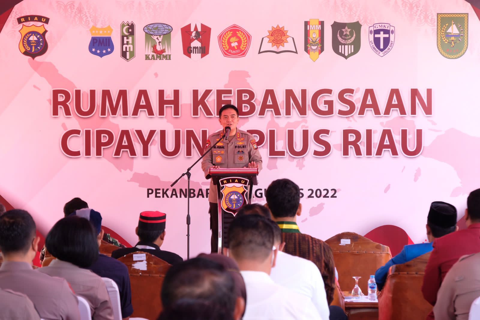 Permalink ke Resmikan Rumah Kebangsaan Cipayung Plus Riau, Irjen Iqbal: Gagasan Pak Jokowi Yang Dimotori Kapolri
