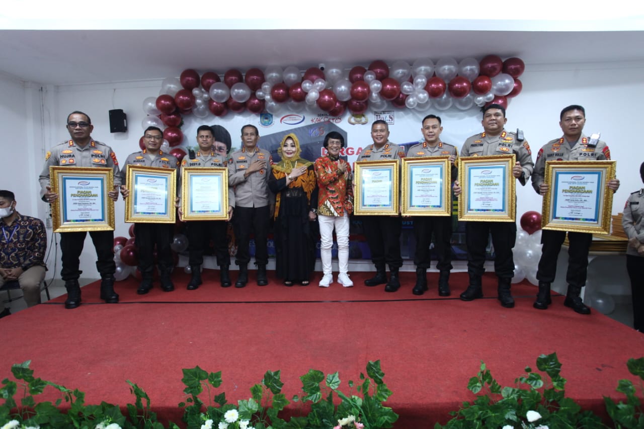 Permalink ke Polda Riau dan (Polres ) Dumai kembali meraih prestasi,dengan di perolehnya penghargaan dari kak Seto Award 2022