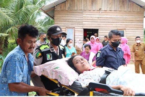 Permalink ke Polda Riau Bantu Operasi Warga Penderita Kelumpuhan, Williancen Sihotang : Mungkin Polisi Ini Dikirim Tuhan Untuk Bantu Saya.