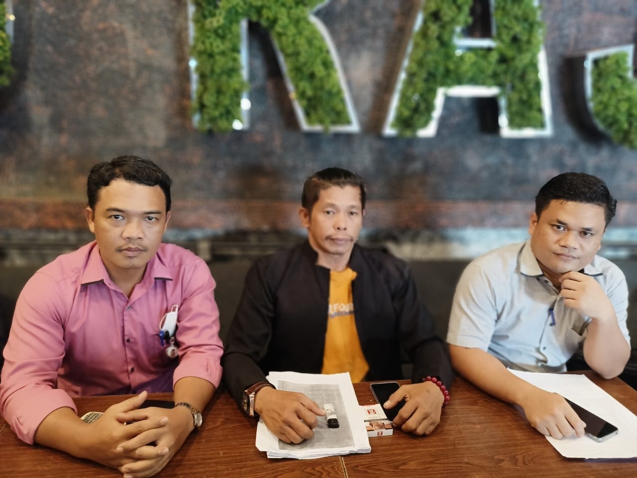 Permalink ke Law Firm Jetro Sibarani, SH.,MH Dan Partner  Desak Polda Riau Terbitkan SP3 Kasus Pencurian Dalam Keluarga