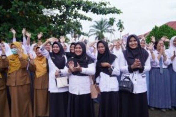 Permalink ke Penyerahan SK PPPK Guru di 12 Kabupaten Kota di Riau Sudah Tuntas, Ini Rinciannya