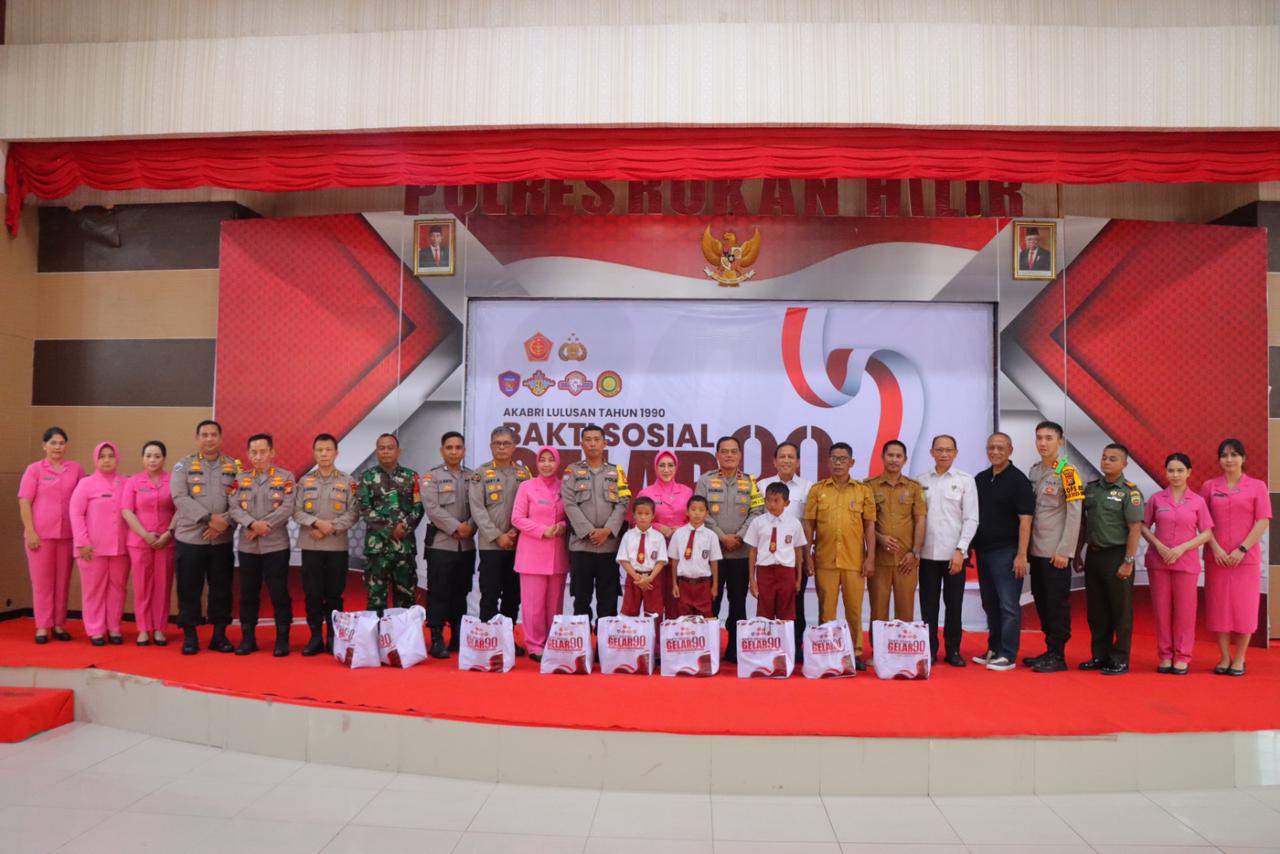 Permalink ke Peringati 33 Tahun Mengabdi untuk Negeri, Bapak Wakapolda Riau beserta Ibu dan Rombongan Gelar Bakti Sosial di Polres Rohil