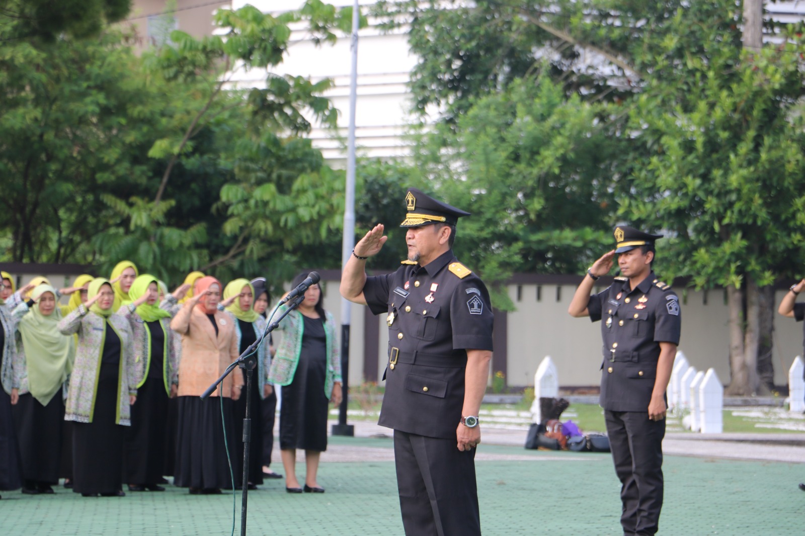 Permalink ke Bunga untuk Pahlawan, Dedikasi untuk Bangsa: Kanwil Kemenkumham Riau Gelar Upacara Tabur Bunga di TMP Kusuma Dharma dalam Rangka Hari Bhakti Pemasyarakatan Ke-60