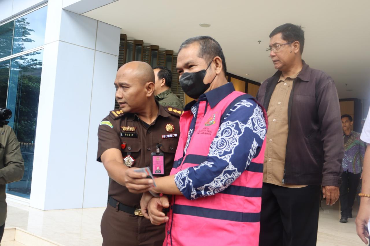Permalink ke Kejati DKI Jakarta Melakukan Penahanan Terhadap Tersangka Dugaan Tindak Pidana Korupsi Dalam Pengelolaan Dana Pensiun Bukit Asam Tahun 2013 s/d 2018