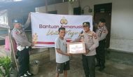 Permalink ke Kembali ! Kapolsek Tapung Hulu Bagikan Paket Sembako Kepada Masyarakat