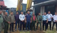 Permalink ke Dinas LHK  Riau Serahkan Dua Tersangka Perambah Hutan ke Kejari Inhu