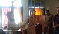 Permalink ke Kades Sukaramai Serahkan  SK Pengangkatan Tiga Kepala Dusun
