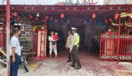 Permalink ke Patroli Yustisi Polsek Limapuluh Sambangi Wihara dan Tempat Keramaian di Hari Imlek Pastikan Tetap Terapkan Protokol Kesehatan.