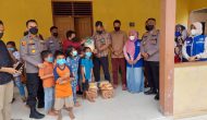 Permalink ke Dirreskrimsus Polda Riau Pantau Vaksinasi Massal di Siak Hulu dan Berikan Bantuan Sembako