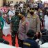 Kapolri Saat Tinjau Vaksin Massal : Dengan Bekerjasama, Kita Dapat Menghadapi Covid-19 Kapolri Saat Tinjau Vaksin Massal : Dengan Bekerjasama, Kita Dapat Menghadapi Covid-19