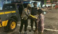 Permalink ke Antisipasi Kejahatan 3C, Tim TEMBAK Polres Kampar Bagi Sembako dan Terapkan Prokes Permalink ke Antisipasi Kejahatan 3C, Tim TEMBAK Polres Kampar Bagi Sembako dan Terapkan Prokes