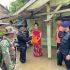 Bersama TNI, Personel Brimob Batalyon C Pelopor Bantu Warga Korban Banjir di Batang Gangsal Inhu Bersama TNI, Personel Brimob Batalyon C Pelopor Bantu Warga Korban Banjir di Batang Gangsal Inhu