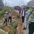 Antisipasi Kecelakaan Satlantas Polres Rohil Lakukan Pengecekan Survey Jalan Rusak Antisipasi Kecelakaan Satlantas Polres Rohil Lakukan Pengecekan Survey Jalan Rusak
