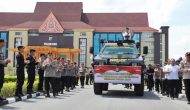 Permalink ke Terkejut, Danlanud RSN Dilepas Kapolda Riau Dengan Arakan Mobil Baracuda