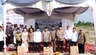 Permalink ke Wakapolri Resmikan Masjid Rosna dan Peletakan Batu Pertama Pembangunan Pesantren di Kampar