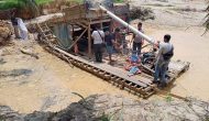 Permalink ke Personil Polsek Singingi Tertibkan dan Musnahkan 1 Kapal PETI di Desa Kebun Lado