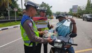 Permalink ke Manfaatkan Momen Libur Panjang Satlantas Polres Siak Laksanakan Sosialisasi Pemilu Damai Dan Sejuk,Serta Tertib Berlalu Lintas