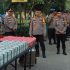 Kapolres Kampar Bersama PJU Polres Kampar Bagi-bagi Takjil untuk Masyarakat di Pos Pam Lapangan Merdeka.