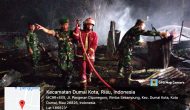 Permalink ke Personel Kodim 0320/Dumai bantu Padamkan Kebakaran Kios Buah di Pasar Pulau Payung