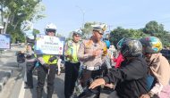 Permalink ke Sepekan Dilantik, Kasat Lantas Bagi-bagi Helm dan Ini Harapannya